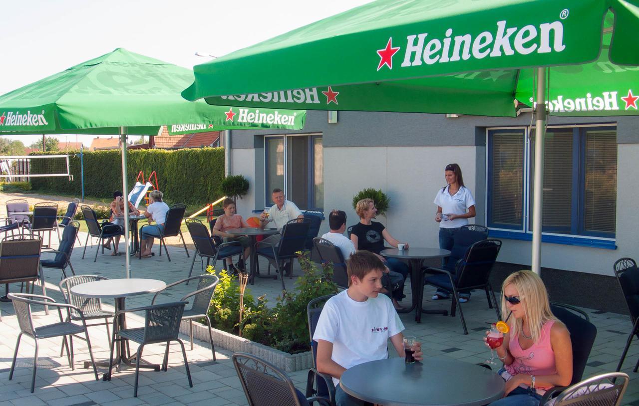 Želiezovce 伊甸园宾馆酒店 外观 照片